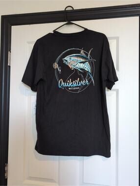 Small NWT Quiksilver cotton fishing surfing graphic tee